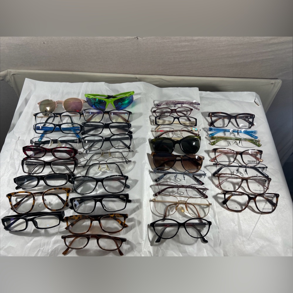 36 pairs of eyeglasses, mixed brands, 250$
